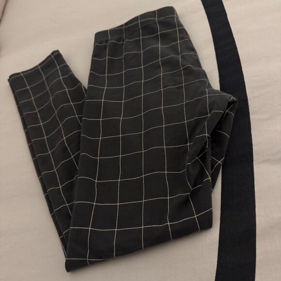 EUC Girls' Grid Leggings - Cat & Jack™ Charcoal Gray XL - Picture 3 of 6